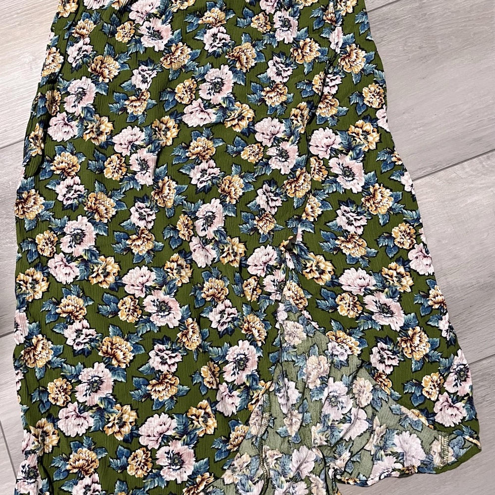 Urban Outfitters green floral faux wrap midi skirt size small